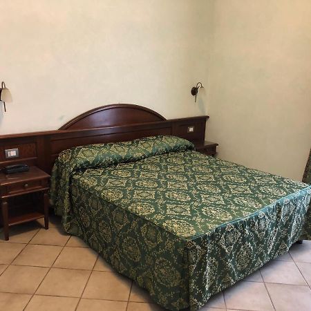 Hotel Zodiaco Bolsena Bagian luar foto